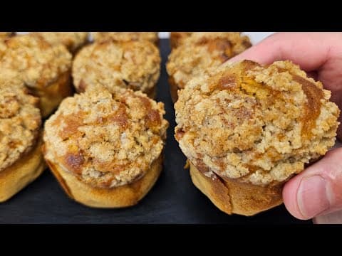 Moist Apple Crumble Muffins